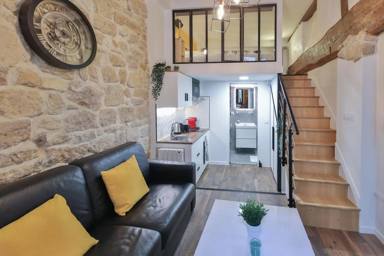 Apartamento Modern Tasty Loft Saint Germain Latin Quarter París